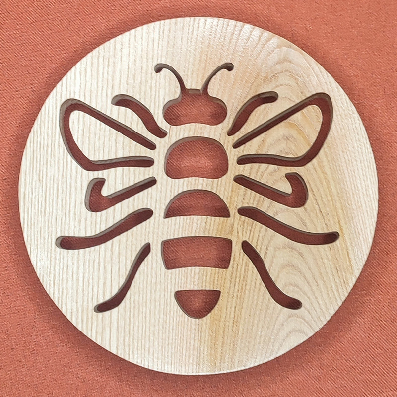 Dessous De Plat en bois d'une magnifique abeille