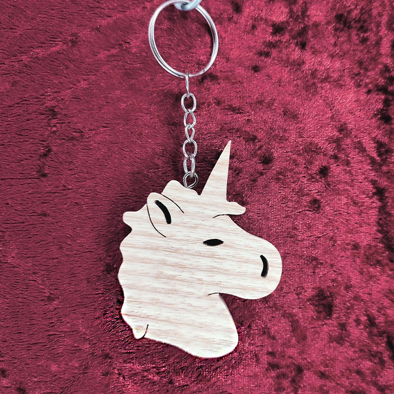 Porte clés bois d'une licorne